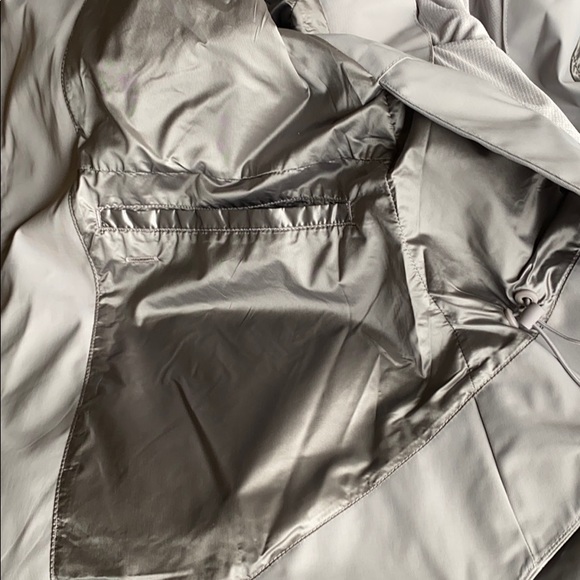 Lululemon Everyday Getaway Jacket - Picture 8 of 10